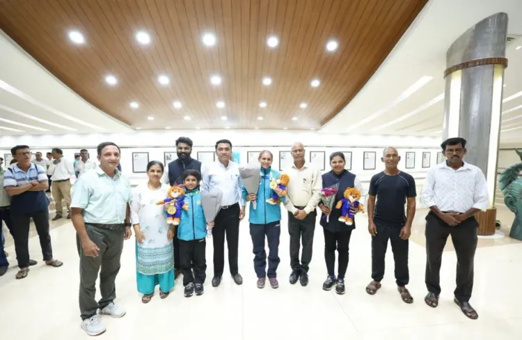 CM Sawant congratulates Goa's gold medallists at World Yogasana Championship