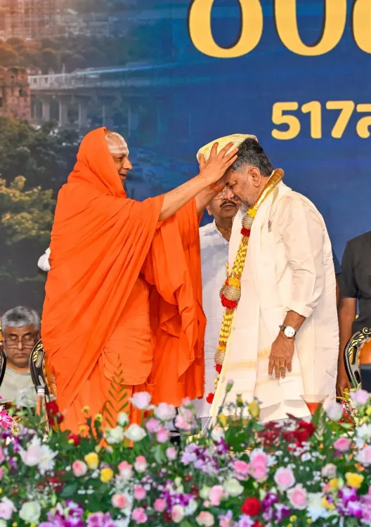 CM Shivakumar attends Kempegowda Jayanti event at Challeghatta