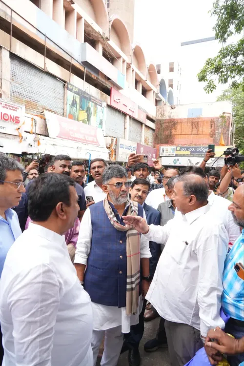 CM Shivakumar Inspects Jayanagar Footpaths, Flags Pedestrian Access