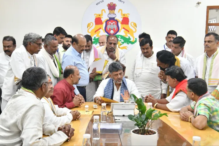 CM Shivakumar meets Muzrai temple priests at Krishna