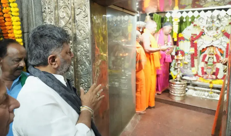 CM Shivakumar Offers Prayers at Renuka Yellamma Temple in Savadatti