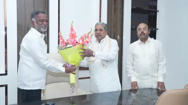 CM Siddaramaiah meets Muzrai, Urban Dev ministers in Mysuru