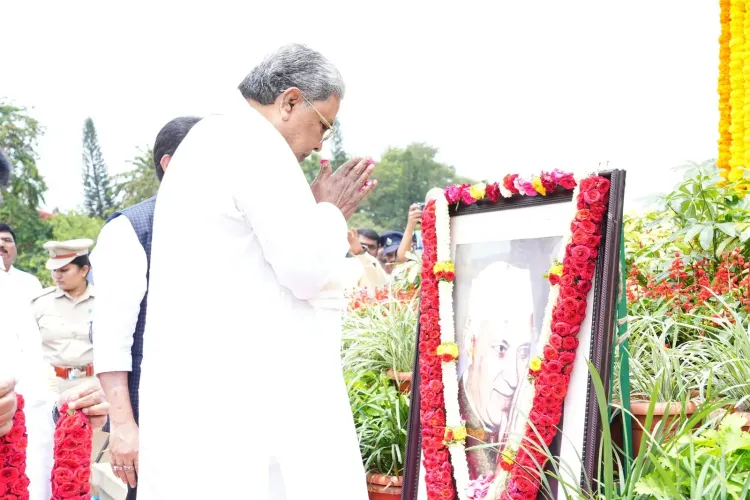 CM Siddaramaiah pays floral tribute to Nehru at Vidhana Soudha