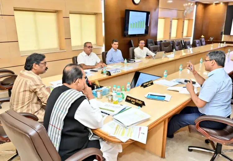 CM Soren Reviews Jharkhand Finance Dept, Pushes Revenue Reforms