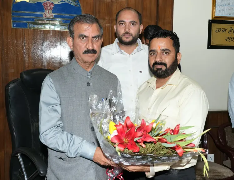 CM Sukhu Meets Hamirpur Panchayat Head, Reviews Development Works