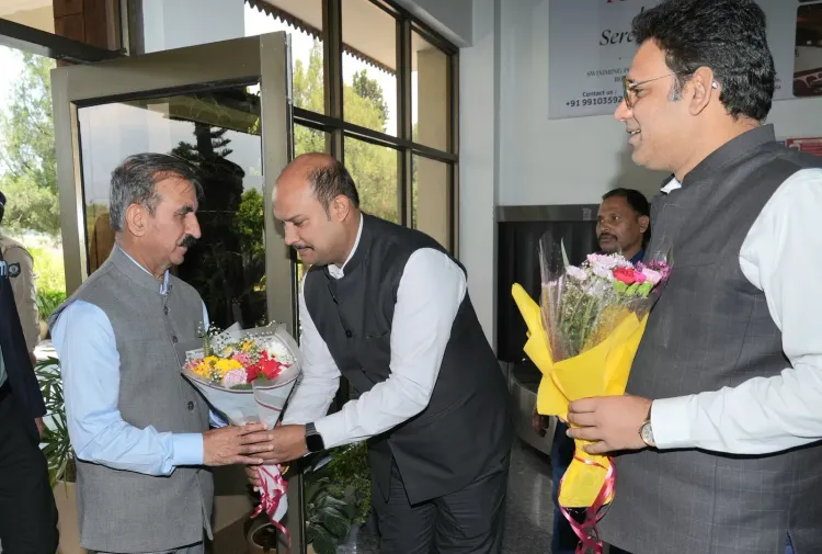 CM Sukhu Thanks Kangra Leaders After Gaggal Airport Arrival