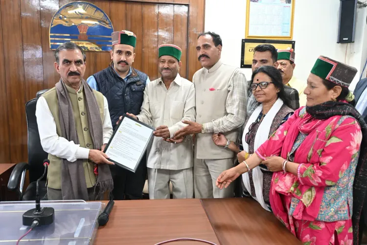 CM Sukhu Welcomes Senior BJP Leader from Rampur into Congress