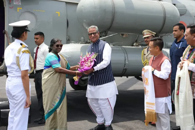 CM Tamang Receives President Murmu at Libing Helipad