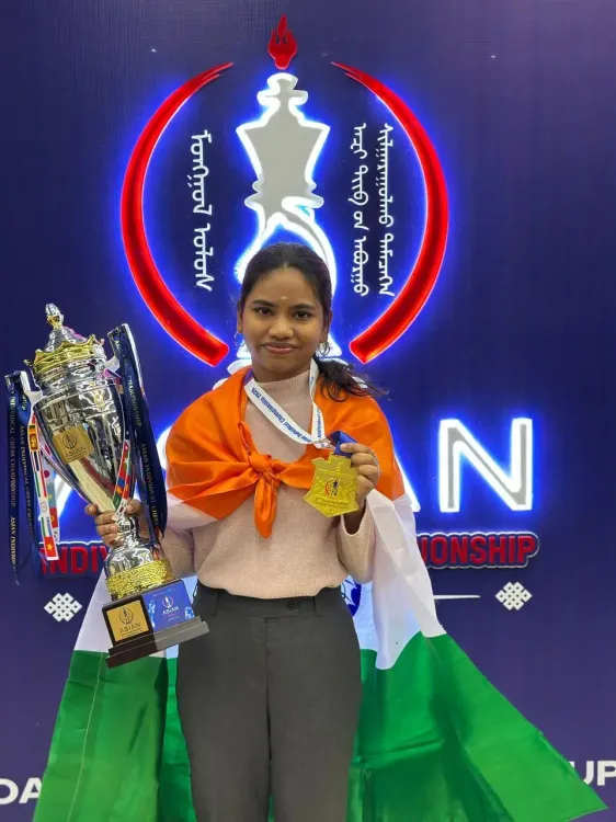 CM Vijay congratulates Chennai's Savitha Sri Bhaskar on Asian Chess gold