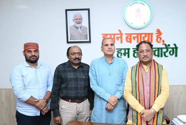 CM Vishnu Deo Sai Meets Former Bilaspur MP Lakhan Lal Sahu