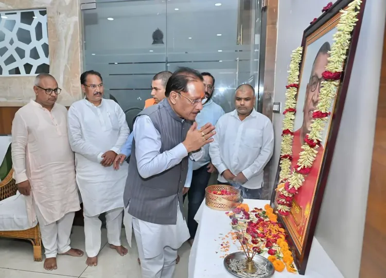 CM Vishnu Deo Sai pays tribute to BJP veteran Mahavir Singh Rathod in Kanker