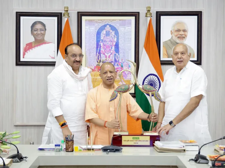 CM Yogi Chairs 172nd UP Mandi Council Meet, Clears ₹3025 Cr Budget