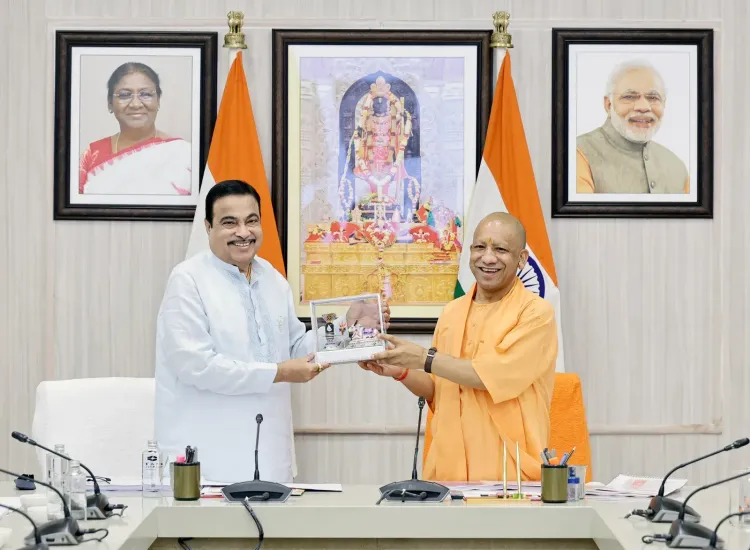 CM Yogi, Gadkari Review UP Highway Projects in Lucknow