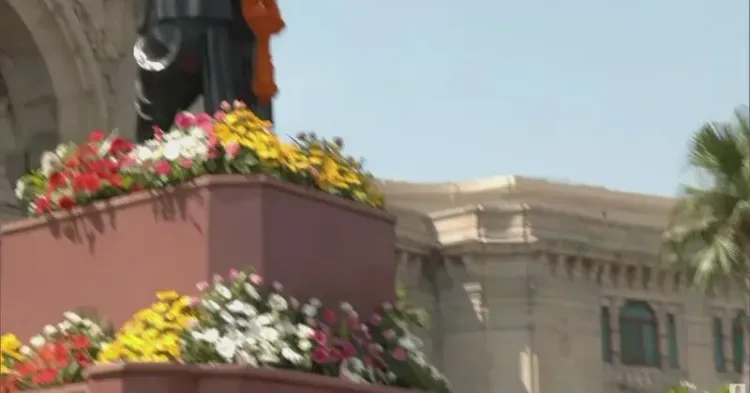 CM Yogi pays floral tribute to Charan Singh on death anniversary