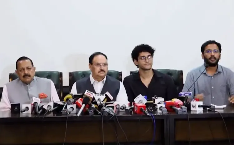 कॉकरोच जनता पार्टी ने जंतर-मंतर आंदोलन वापस लिया, धर्मेंद्र प्रधान के इस्तीफे समेत तीन मांगें मानी