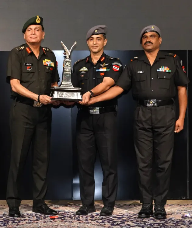 आर्मी कमांडर्स कांफ्रेंस 2026: भविष्य की युद्धक आवश्यकताओं पर मंथन, थलसेना प्रमुख ने दी फ्लाइट सेफ्टी ट्रॉफी