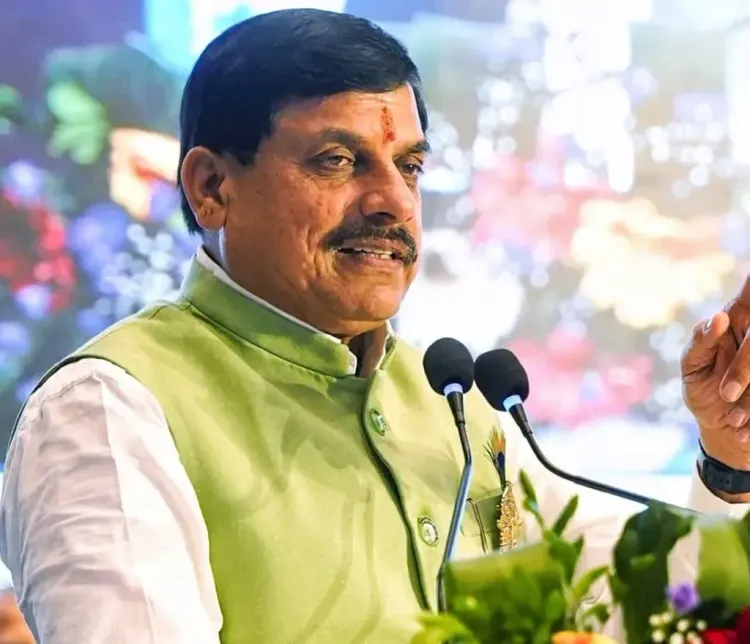 How is MP CM Coordinating with the Centre for Stranded Residents in Nepal?