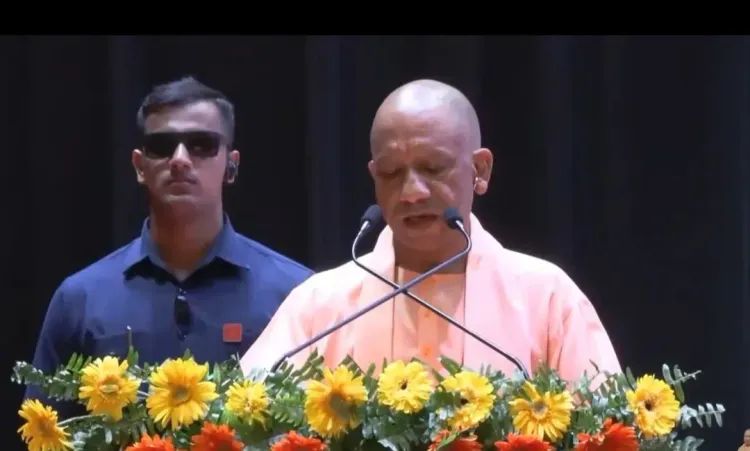 योगी सरकार का पीआरडी जवानों को तोहफा: ड्यूटी भत्ता ₹600, 31 हजार स्वयंसेवकों को ₹5 लाख का कैशलेस इलाज