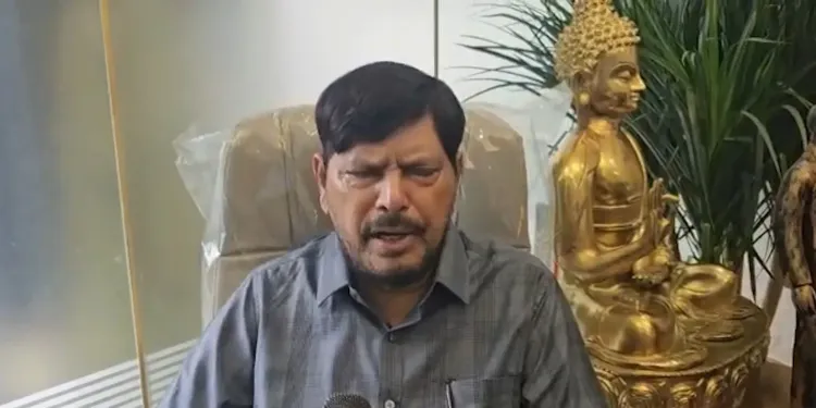 हिजाब विवाद पर रामदास आठवले: 'इलाहाबाद हाईकोर्ट के फैसले का पालन हो, कानून से ऊपर कुछ नहीं'