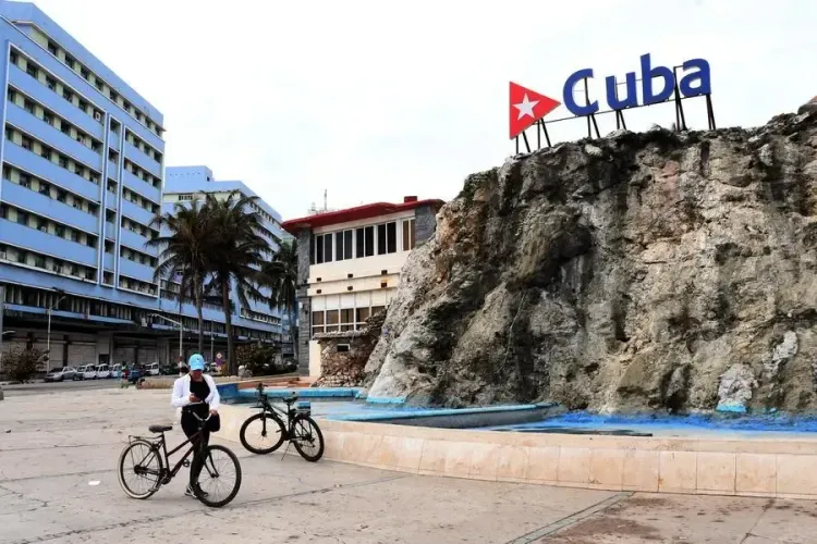 Cuba opens wholesale market to foreign firms, eases worker hiring rules