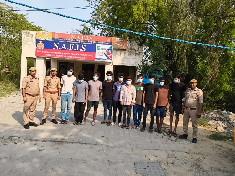 नोएडा में लॉटरी ठगी गिरोह का भंडाफोड़: 10 साइबर अपराधी गिरफ्तार, 20 मोबाइल ज़ब्त