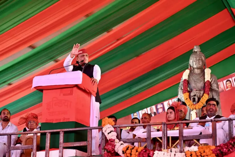 अखिलेश यादव की दादरी में महिलाओं के लिए बड़ी योजना, भाजपा पर कसा तंज