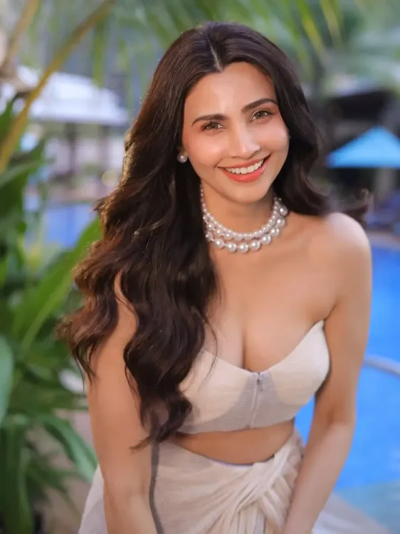 Daisy Shah Claps Back at Troll: Wishes Them Well in Spreading Hate