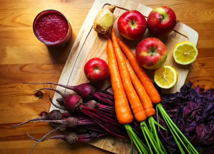 सेब, चुकंदर और गाजर का जूस: डल त्वचा को दें नया जीवन