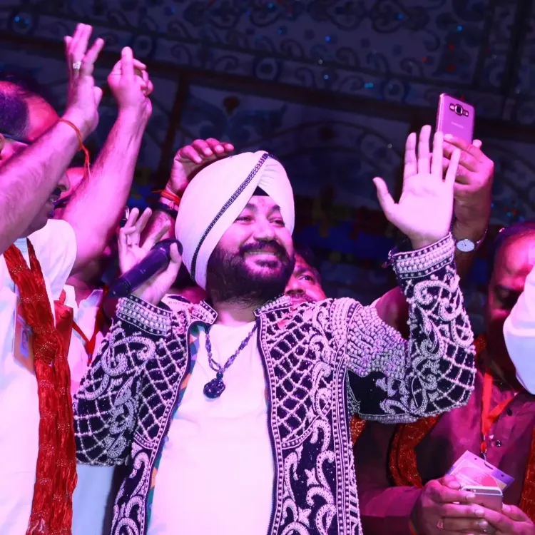 Daler Mehndi confronted by Uttarakhand minister at Navratri event over alleged intoxication