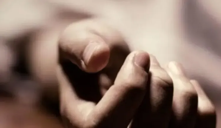 क्या दमोह में कुएं में महिला और मासूम का शव मिला?