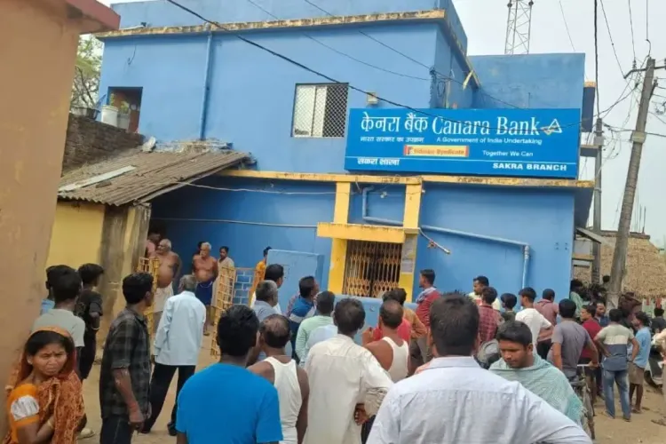 Armed Gang Executes Bold Daylight Robbery in Jharkhand, Stealing Rs 15 Lakh