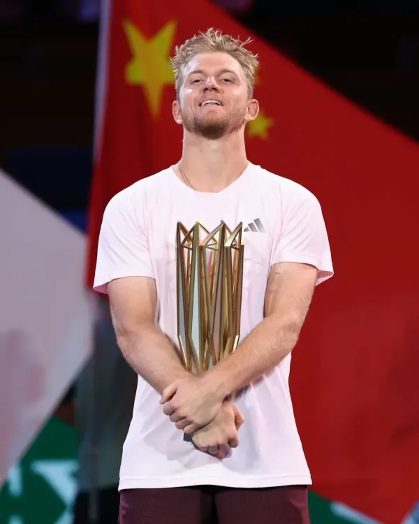 Davidovich Fokina climbs to career-high No.13 after Shanghai Masters title; Djokovic exits top 10