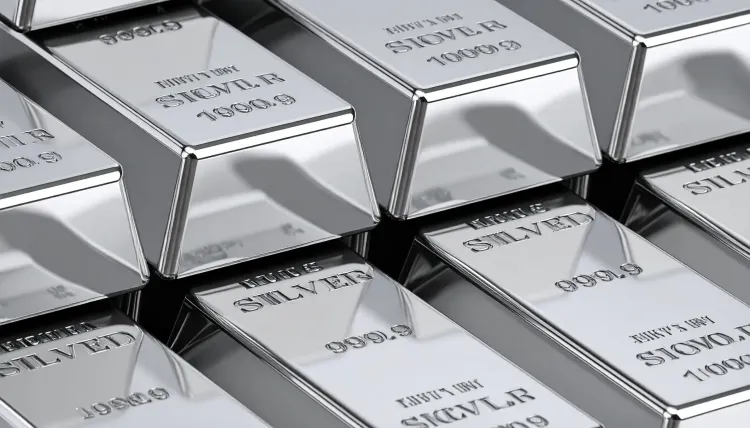 क्या चांदी और कॉपर में गिरावट से मेटल शेयरों की चाल प्रभावित हुई?