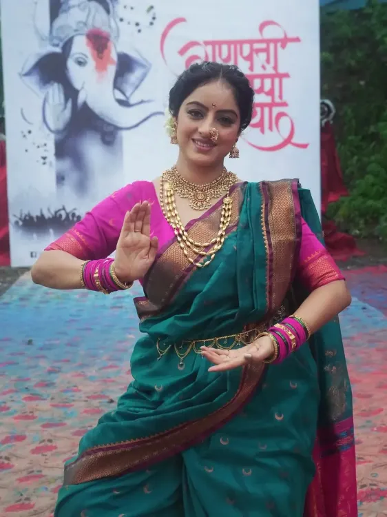 Did Deepika Singh Feel Blessed Shooting Ganpati Visarjan Sequence?