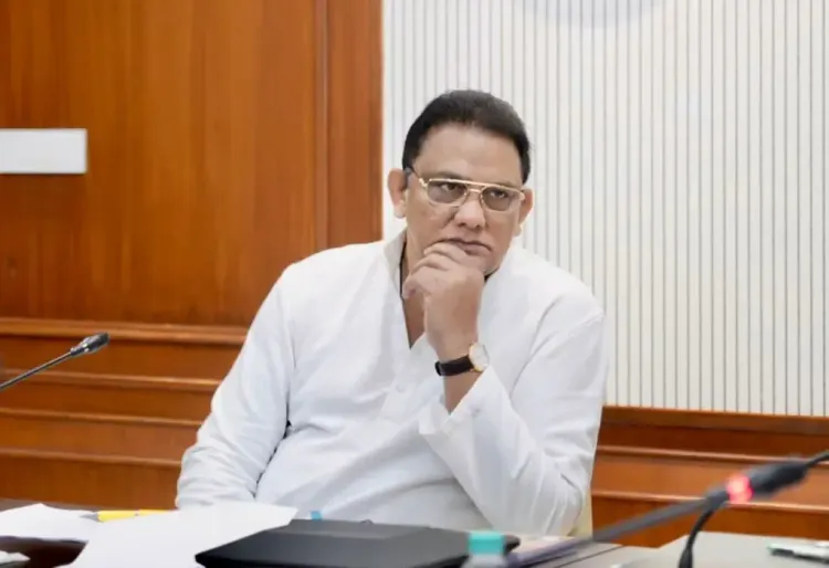 How Did Azharuddin React to the Bus Accident in Saudi Arabia?