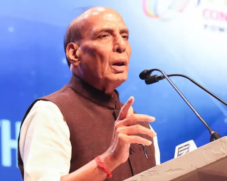 How has Defence Minister Rajnath Singh praised the Jain community's role in entrepreneurship?