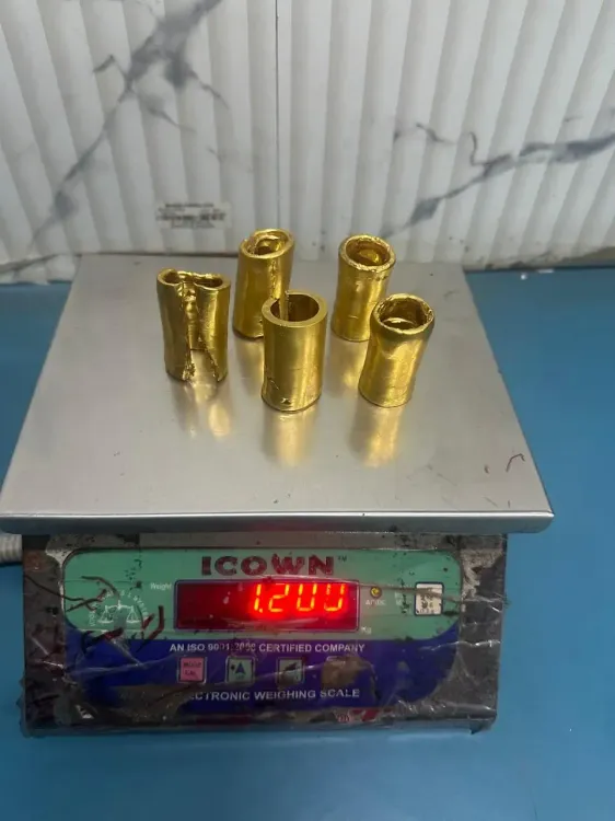 क्या दिल्ली हवाई अड्डे पर सोने की तस्करी के आरोप में एक यात्री गिरफ्तार हुआ?