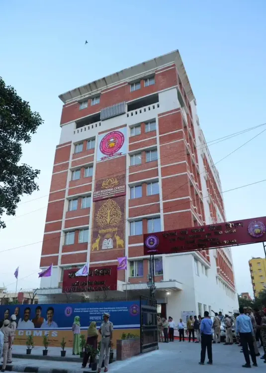 सीएम रेखा गुप्ता और धर्मेंद्र प्रधान ने 'स्वाध्याय भवन' का उद्घाटन किया?