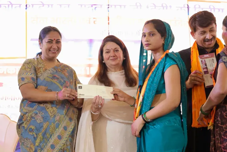 How is Delhi CM Rekha Gupta Supporting 201 Working Women?