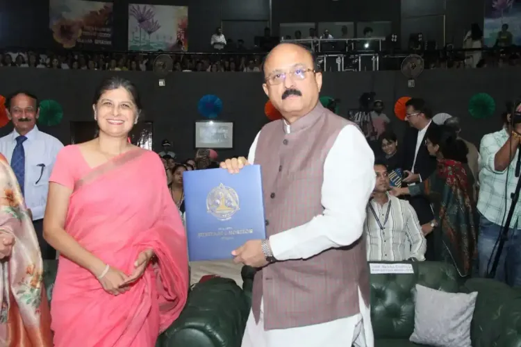 Is the Delhi Government Really Building 21,000 Smart Classrooms?