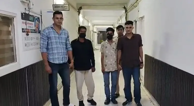 दिल्ली: जीटीबी एन्क्लेव स्नैचिंग मामले में 24 घंटे में दो गिरफ्तार, चोरी की बाइक बरामद