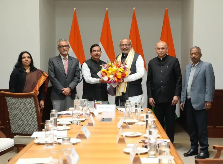 क्या केंद्रीय मंत्री प्रल्हाद जोशी ने उपराष्ट्रपति सीपी राधाकृष्णन से मुलाकात की?