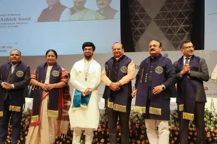 Delhi L-G urges NSUT graduates to promote sustainable development