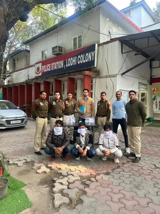 क्या दिल्ली पुलिस ने बारापुला फ्लाईओवर पर तीन अपराधियों को गिरफ्तार किया?
