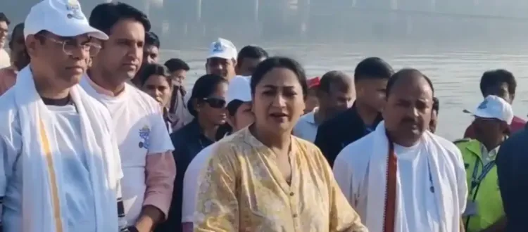 'चलो यमुना' अभियान: मुख्यमंत्री रेखा गुप्ता ने हाथी घाट पर की सफाई, नागरिकों से माँगी भागीदारी