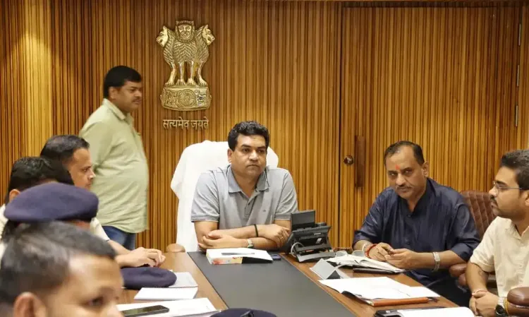 How is Delhi Minister Kapil Mishra Tackling Traffic Issues at Khajuri Chowk?