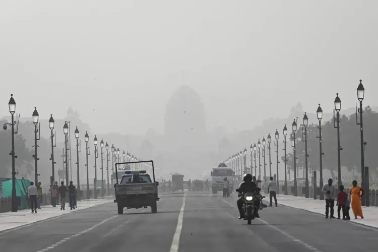 दिल्ली-एनसीआर में बेमौसम बारिश से AQI में सुधार, 14-18 अक्टूबर तापमान पूर्वानुमान जारी