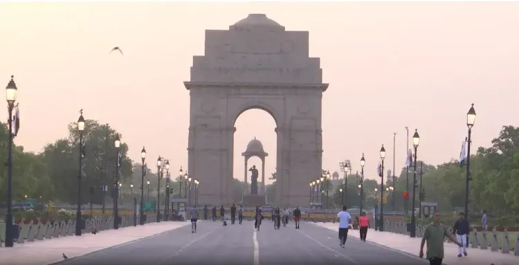 दिल्ली-एनसीआर में हीट वेव का ऑरेंज अलर्ट: पारा 45°C पार, IMD ने 6-7 दिनों की चेतावनी जारी की