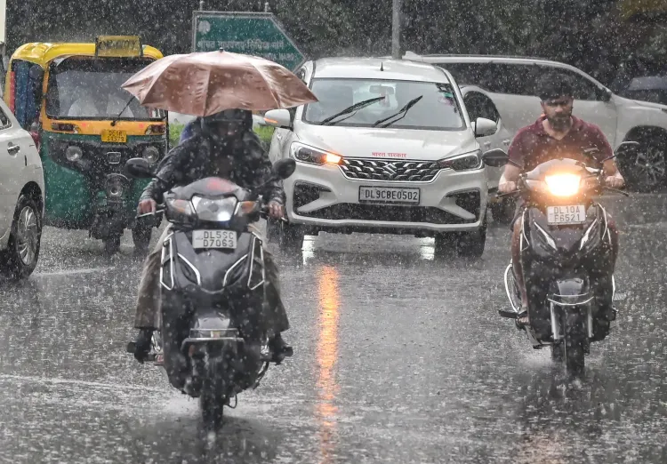 दिल्ली-एनसीआर में मानसून सक्रिय, 21–24 अगस्त तक हल्की से मध्यम बारिश; आनंद विहार का AQI 242
