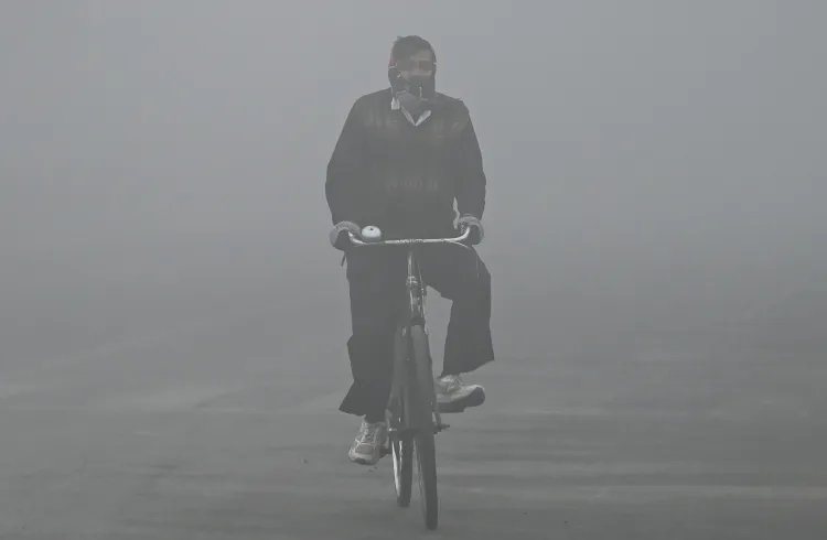 Why is Delhi-NCR Facing Dense Fog with Moderate to Poor AQI?